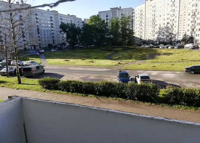 15 Minutes From The And Center 7 Minutes From The Airport