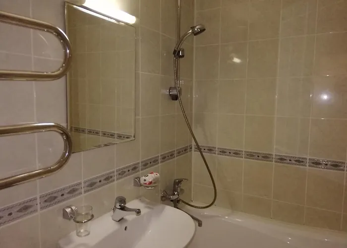 15 Minutes From The And Center 7 Minutes From The Airport *